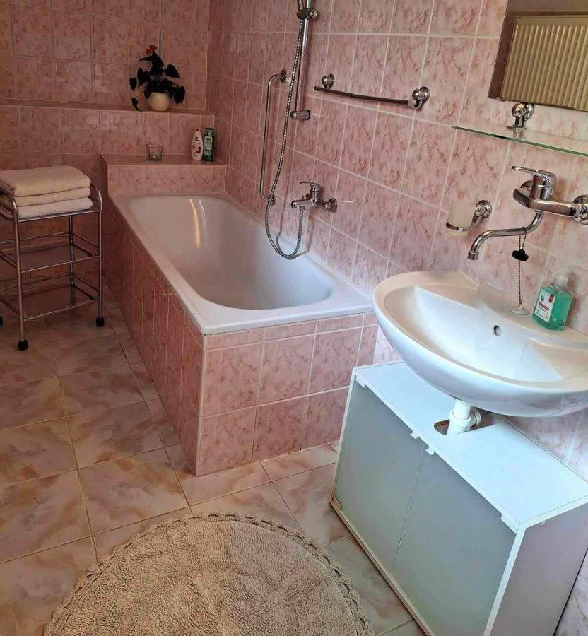 ויחודנה Apartman Pod Maliarkou מראה חיצוני תמונה