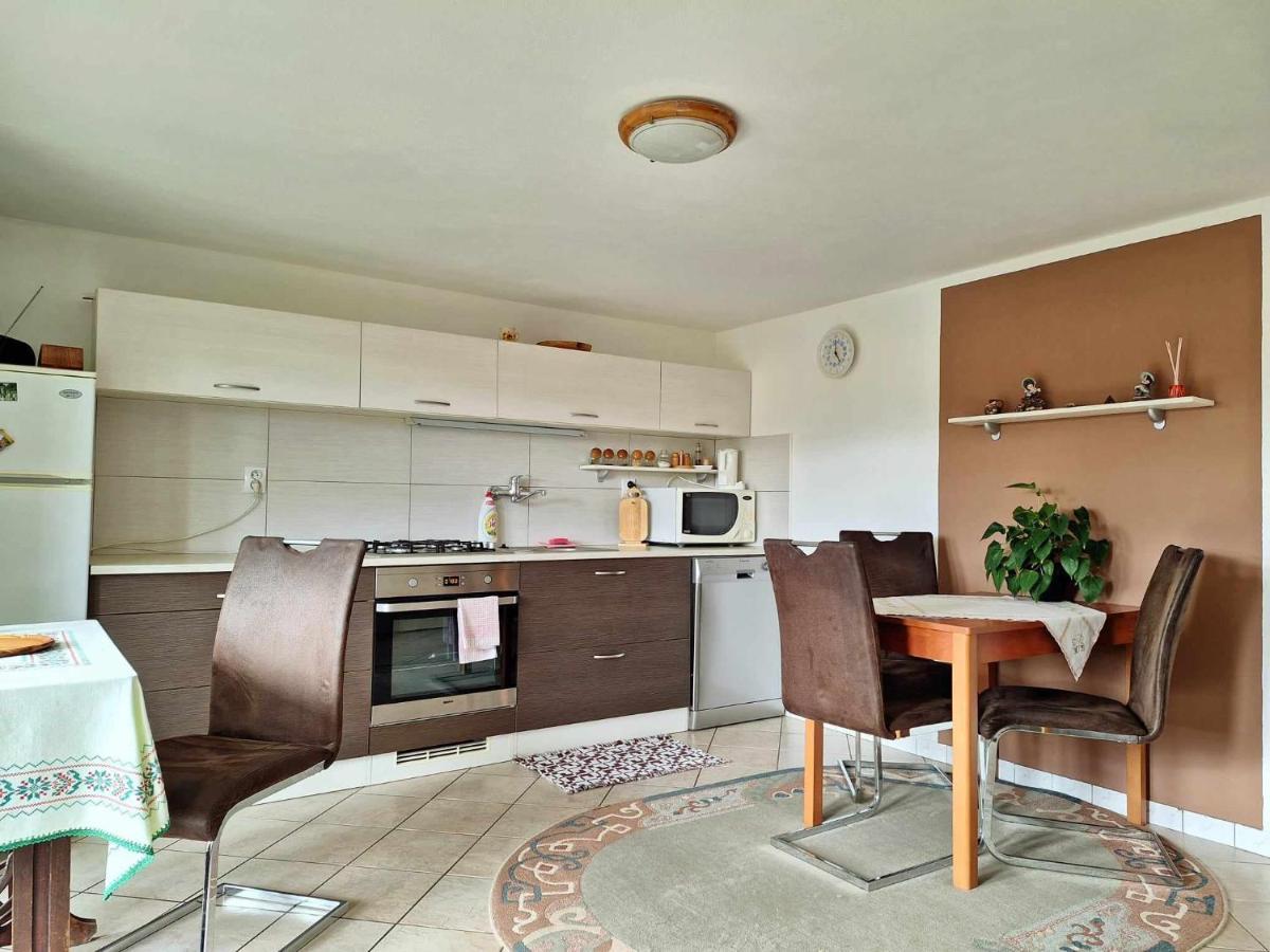 ויחודנה Apartman Pod Maliarkou מראה חיצוני תמונה